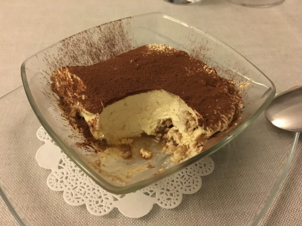 Tiramisu kan laves på rigtig mange måder. Denne var tung